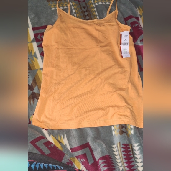 Set of Womens Tank Top's - Picture 5 of 10